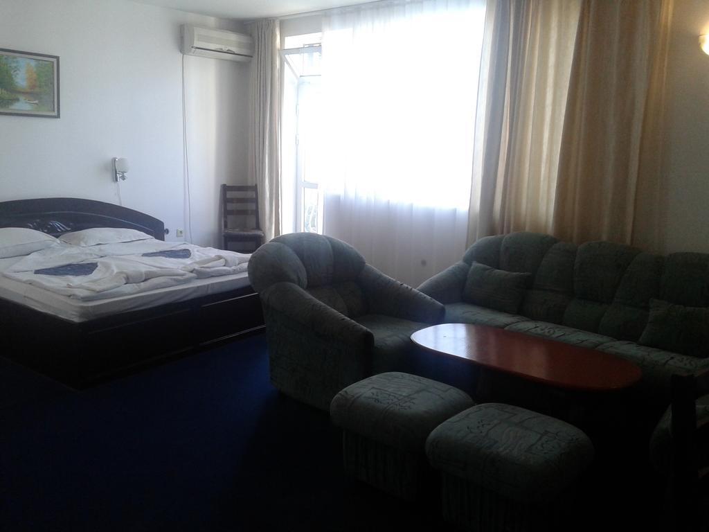 Семеен Хотел Елена Палас Nesebar Phòng bức ảnh