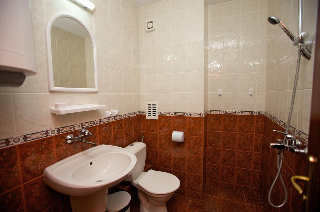 Семеен Хотел Елена Палас Nesebar Phòng bức ảnh