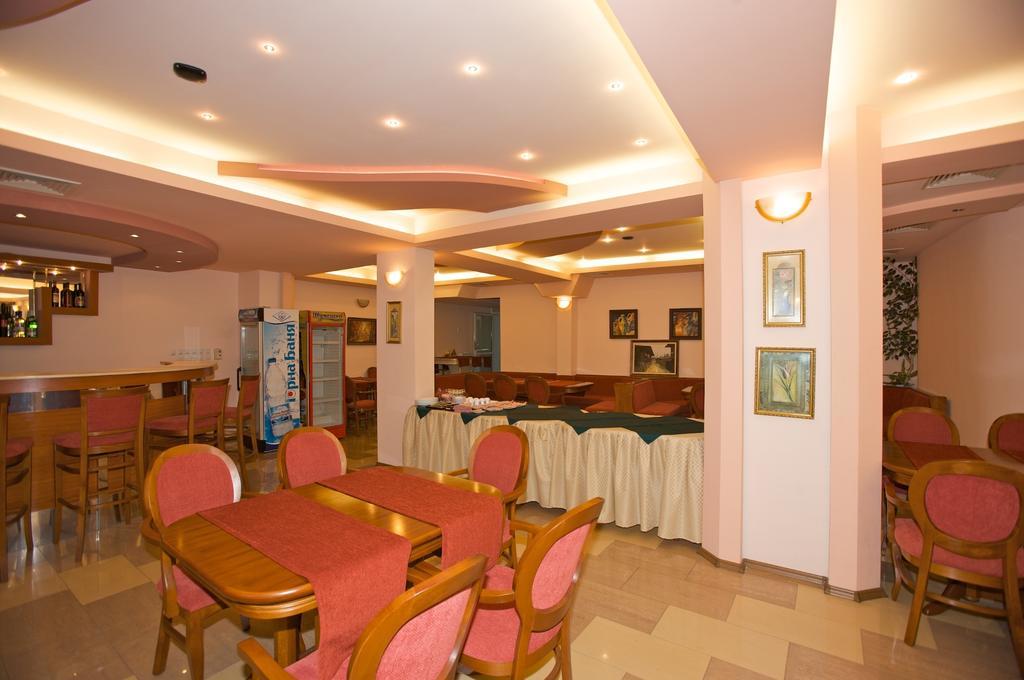 Семеен Хотел Елена Палас Nesebar Ngoại thất bức ảnh