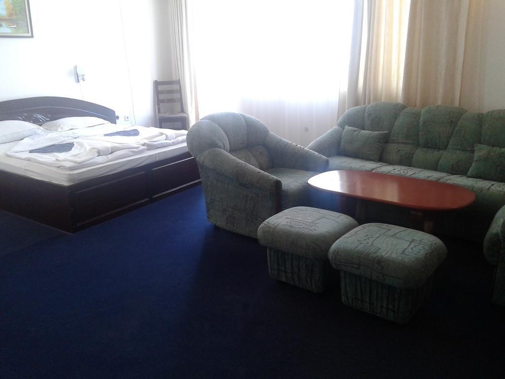 Семеен Хотел Елена Палас Nesebar Phòng bức ảnh